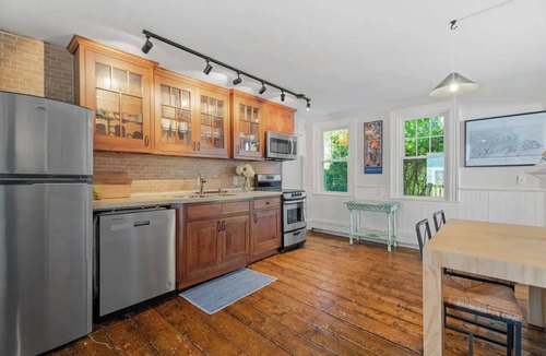 Stonington Cottage | Garden Apt. in Stonington Borough