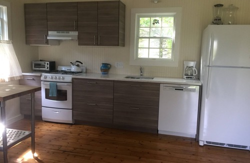 Katama Cottage | Garden Cottage-Bike to Town and Beach. Prime Katama location. Dog Friendly.