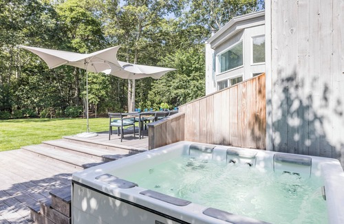 Springs House | Gated Estate - 5BR nr Beach: Heated Pool, Jacuzzi, Tennis, Landscaped gardens