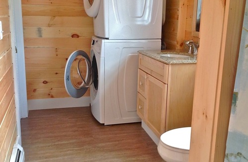 Scarborough Cottage | Gently Lived in Cottage Within Walking Distance To Beautiful Pine Point beach!