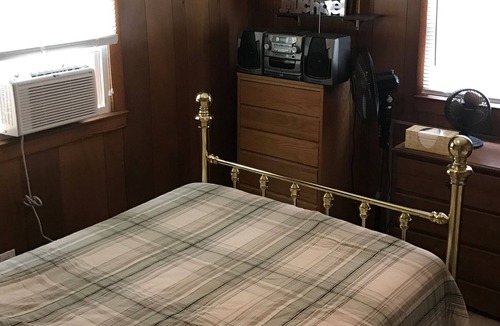 Gilmanton Cottage | Get Away From the Hustle and Bustle by Relaxing at the Lake ! 3 Bedroom Ranch