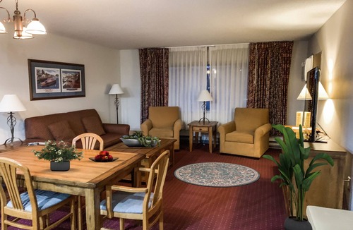 Gilford Condo | Gilford condo with pool, walk to beach, 7 mins to Gunstock