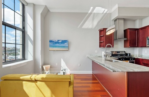 Olde Kensington Apartment | Glam Flat with View, Pool, Deck