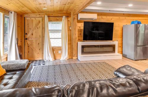 Franklin House | Glamping Getaway at Lake Carmi Cabin!