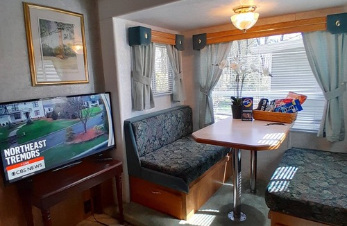 Newbury House | Glamping Special -Minutes from State Park and other great outdoor locations