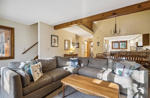 Killington House | Glazebrook J5: 3-Bedroom Townhome with Sauna & Fireplace