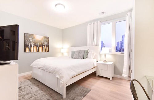 Mission Hill Apartment | Global Luxury Suites at Longwood