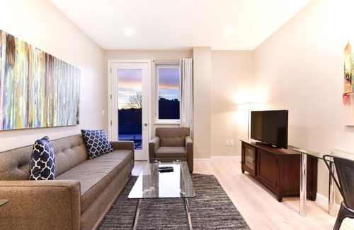 Mission Hill Apartment | Global Luxury Suites at Longwood