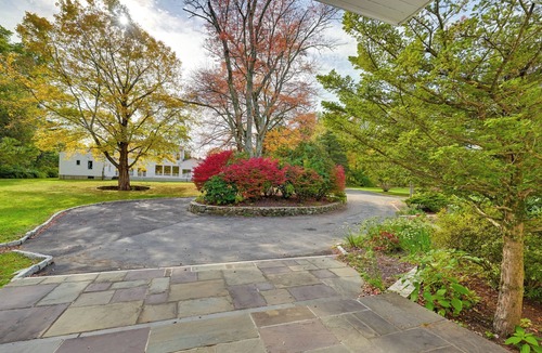 Norwalk Apartment | Gold Coast Getaway! Upscale Apt Near New Canaan