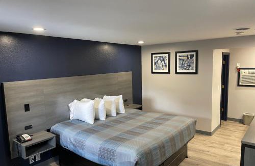Danbury Hotel | Golden Hill Inn-Danbury