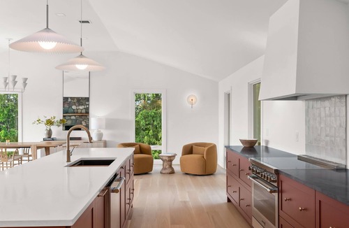 Rhinebeck House | Golden Hill: Light Filled w. Sunroom + Fireplace