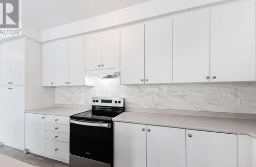 Wasaga Beach House | Golf course Access, 5mins to Main Beach, Wasaga 500 (Go-Kart, Batting Cage)