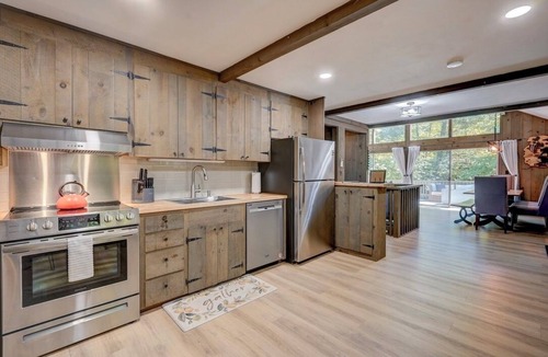 North Conway Ski Chalet | Good Friday Chalet - Walk to Village + Cranmore Mt