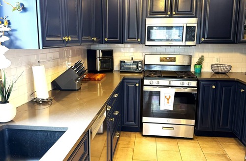 North Deering House | Gorgeous 3-bedroom house with a Pool in charming Portland