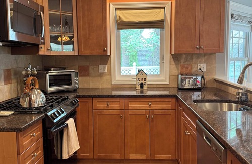 Mashpee House | Gorgeous 3-bedroom house close to Willowbend in charming Mashpee