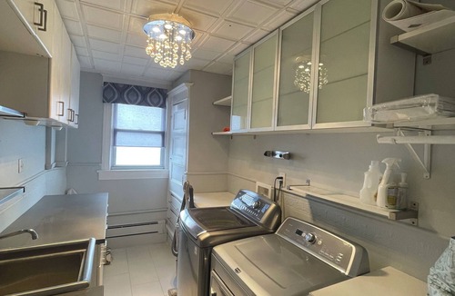 Queens House | Gorgeous 7-bedroom house with AC in Rockaway Park