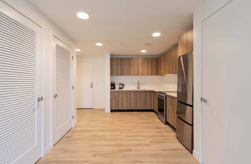 Fenway–Kenmore Apartment | Gorgeous Apt with Kitchen and Gym
