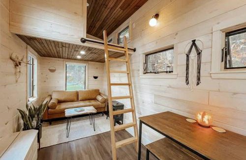 Chester House | Gorgeous Cedar Tiny House for a Unique Pet-Friendly Getaway in Chester, Vermont