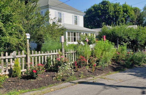 Kittery House | Gorgeous, colorful house- walking distance to downtown Portsmouth