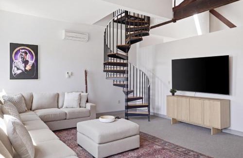 Downtown Hartford Apartment | Gorgeous downtown apartment with loft