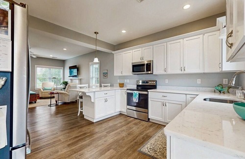 Arundel Cottage | Gorgeous home in Cape Arundel Cottage Preserve near beaches and Kennebunkport