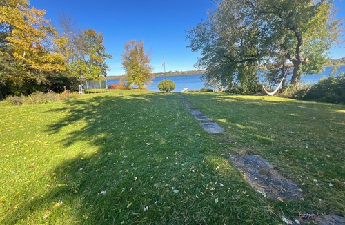 Cobden House | Gorgeous lake front and Amazing sunset . Retreat: Fun, Relaxation, and Nature.