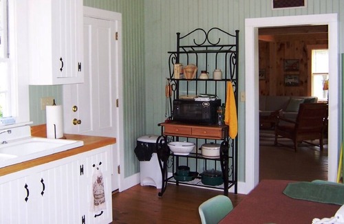 Lyme Center Cottage | Gorgeous Lakefront, Beach, Spacious Grounds, Pet Friendly/Hanover Area