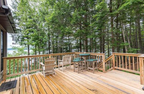Lakewood House | Gorgeous lakefront home w/dock, canoe, kayaks & lake/forest views