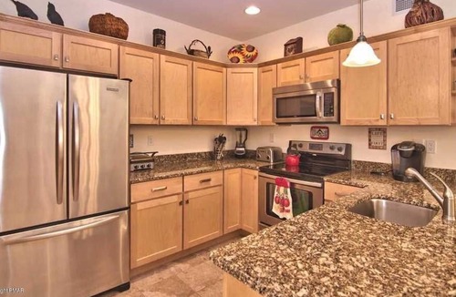 Lake Harmony Estates Condo | Gorgeous Lakefront Views - Rent 1 week, Stay a second week for $1