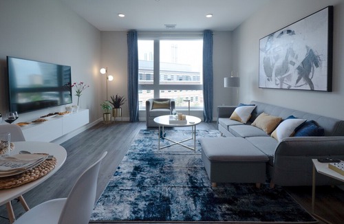 The Hill Apartment | Gorgeous Modern Apt w/ Rooftop | Downtown at Yale