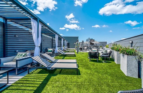 The Hill Apartment | Gorgeous Modern Apt w/ Rooftop | Downtown at Yale