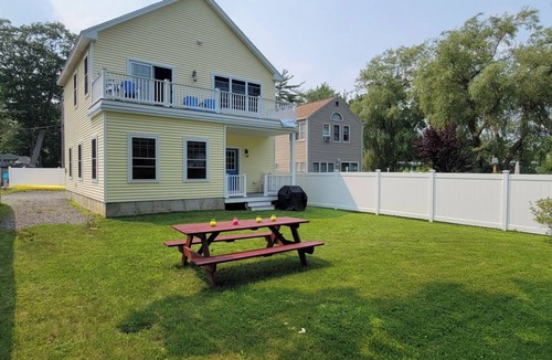 York Beach House | Gorgeous New Construction Beach House, 2 Minute Walk from Long Sands Beach