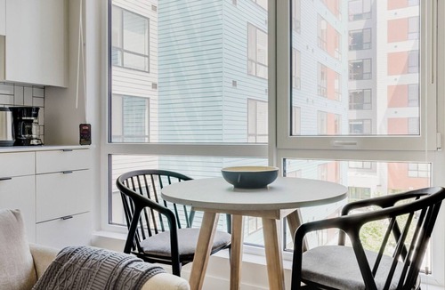 Revere Apartment | Gorgeous Revere Studio w/Firepit, Spa, W/D, A/C & Gym, by Blueground