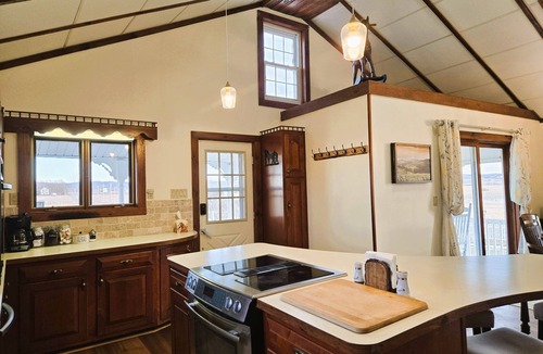 Fort Edward House | Gorgeous Views - 30 acre Farmhouse Close to Saratoga & Lake George - New Listing