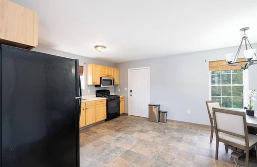 Fair Haven House | Gorgeous Waterfront 3 Bedroom, 1.5 Bathroom Unit.