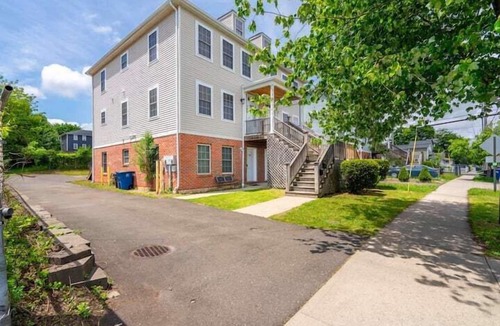 Fair Haven House | Gorgeous Waterfront 3 Bedroom, 1.5 Bathroom Unit.