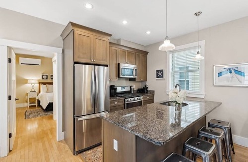 West End Condo | Gorgeously renovated, 2-condo property in the West End - walk everywhere
