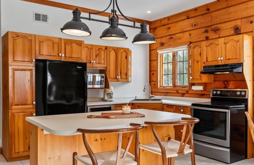 Port Franks House | GRAND COTTAGE IN PORT FRANKS, HOT TUB. PET-FRIENDLY!