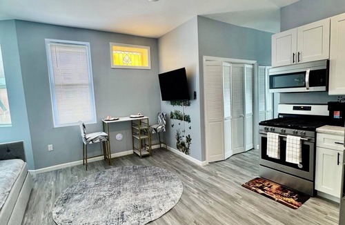 Ampere Apartment | Grand Deluxe 1BR Penthouse near Newark Airport