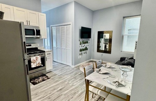 Ampere Apartment | Grand Family 1BR Penthouse near Newark Airport
