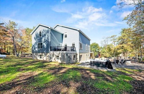 Lake Harmony Estates Villa | Grand Haven-BrndNew10BR Villa, Elevator, Volleyball Crt, HotTub, Kids Play Zone