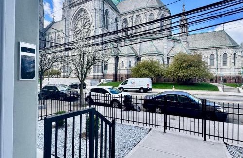 Ampere Apartment | Grand Superior 1BR Penthouse near Newark Airport
