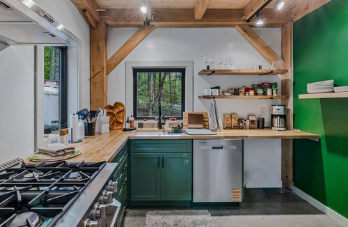 Strafford Cottage | Gratitude Cottage, Quiet Nature Escape