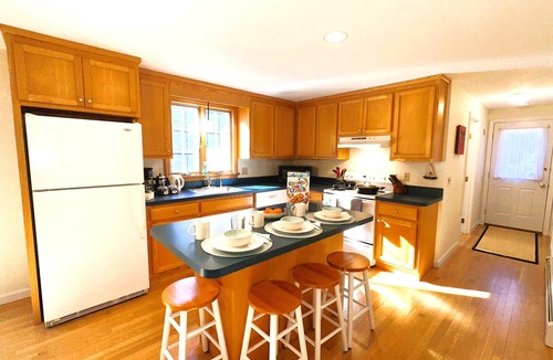 North Eastham House | Gray Whale-Minutes to Eastham Bay & Ocean Beaches