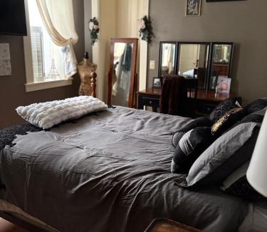 Albion Bed & Breakfast | Graystone Manor
