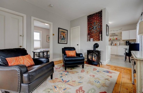 Munjoy Hill Apartment | Great 2 bedroom apartment on Munjoy Hill! Private backyard - walk everywhere!