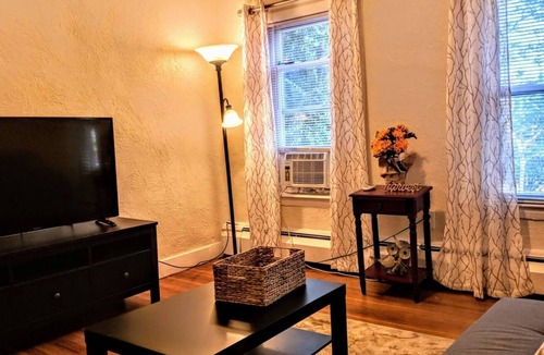 West Cambridge Apartment | Great Apartment on River/Harvard Square two blocks