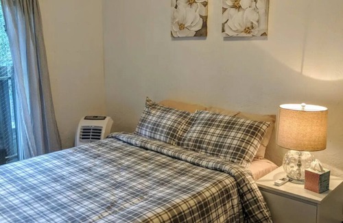 West Cambridge Apartment | Great Apartment on River/Harvard Square two blocks
