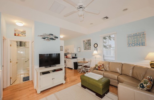 Summer Village Cottage | Great cottage in Summer Village with Central Air close to ocean! Walk in Shower!