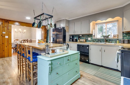 Dryden House | Great for Groups! Spacious Wilton Getaway w/Deck